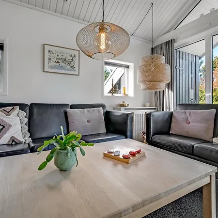 Kukka - 600m From The Sea By Interhome