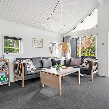 Kukka - 600m From The Sea By Interhome